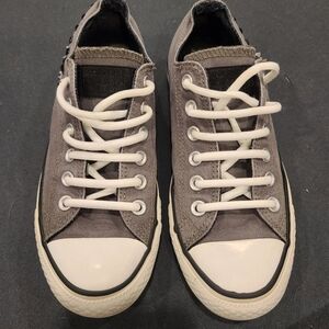 Euc grey converse Sneakers with Studded Detail sz 7.